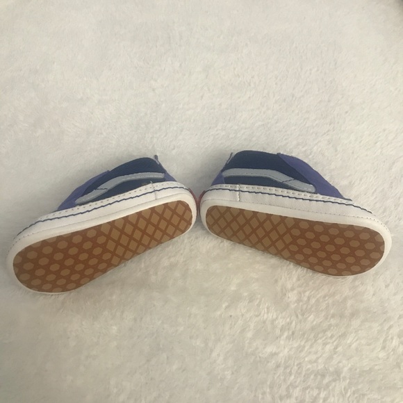 Vans Kids' Baby SK8-Hi Crib Shoes, High Top, Slip On, Velcro
US Infant size 3 - Picture 3 of 10